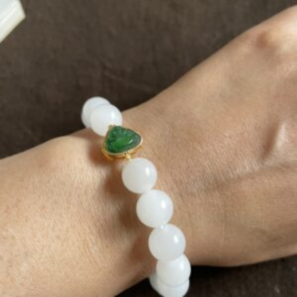 10mm White Nephrite Bead Bracelet - Image 4