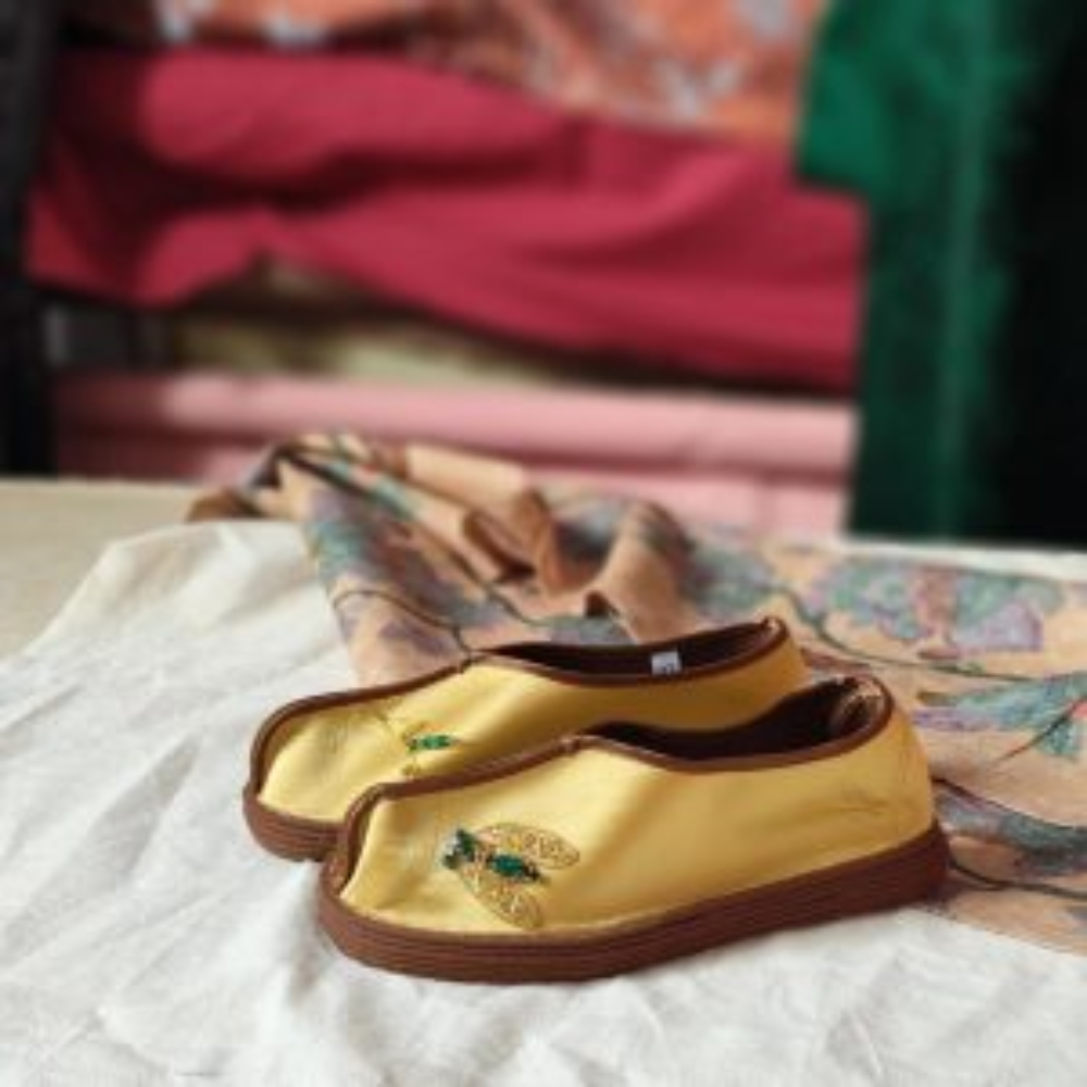 “Imperial Brocade” Thousand-Layer Sole Silk Shoes - Image 11