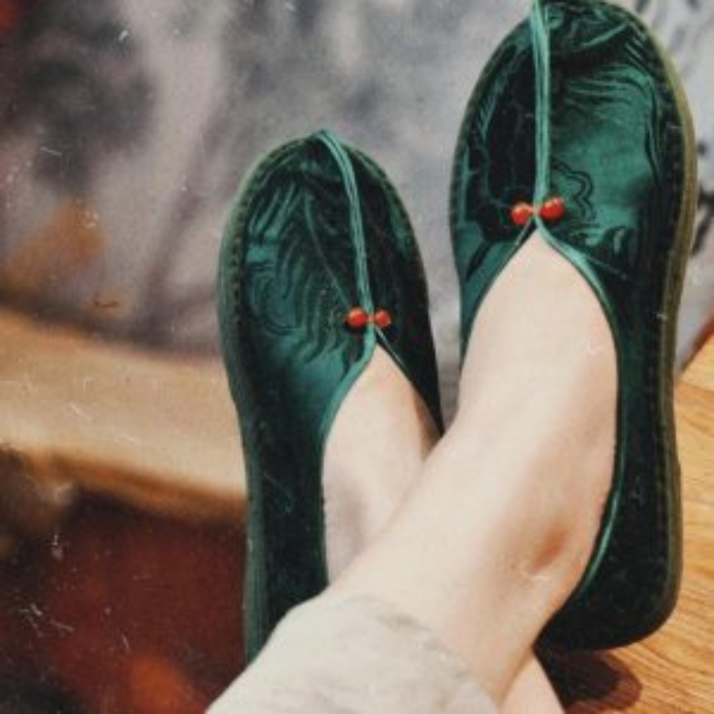 “Imperial Brocade” Thousand-Layer Sole Silk Shoes - Image 15