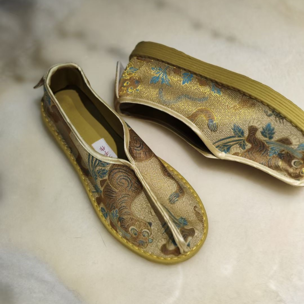 “Imperial Brocade” Thousand-Layer Sole Silk Shoes - Image 9