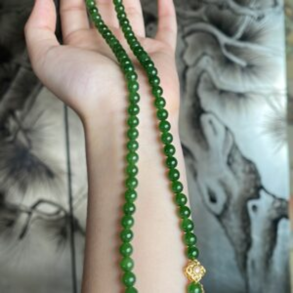 Vintage Green Nephrite Jade Collarbone Chain - Image 2