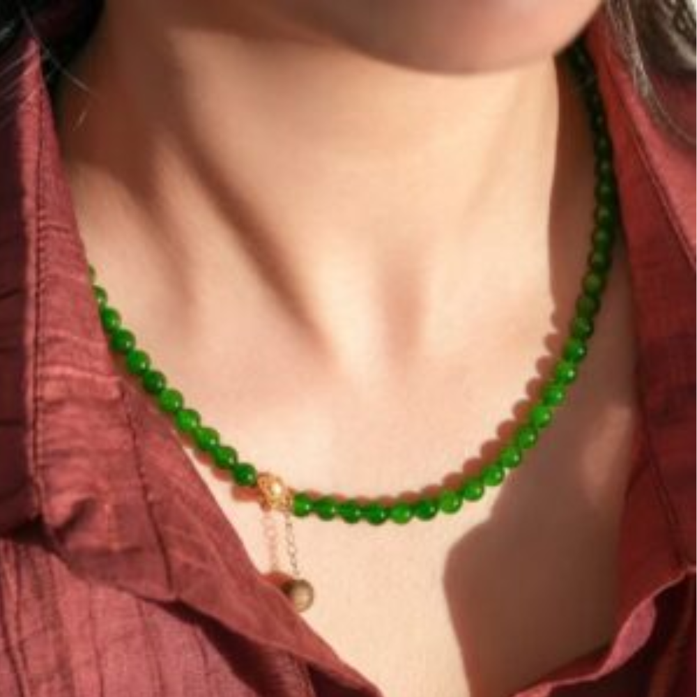 Vintage Green Nephrite Jade Collarbone Chain - Image 4