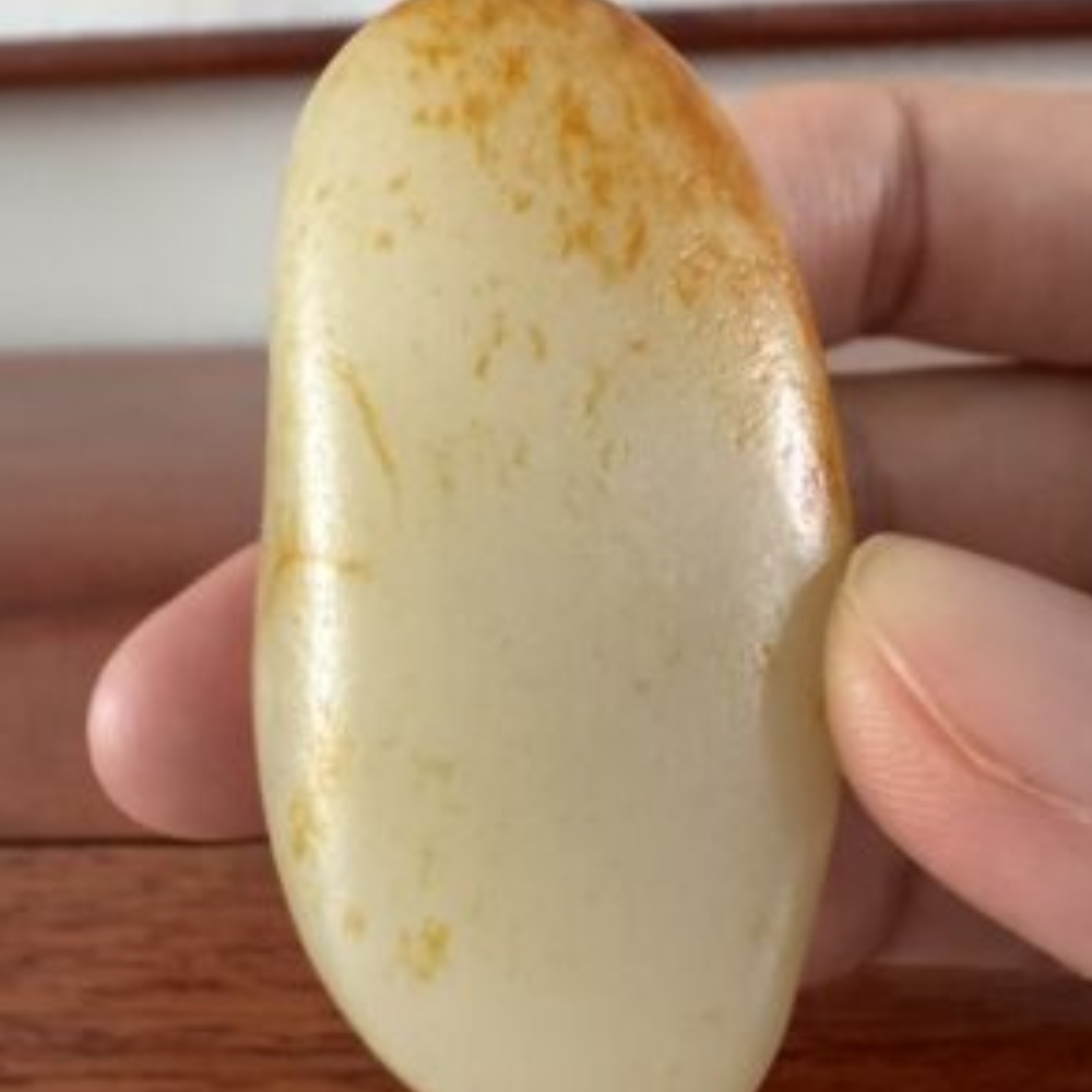 White Lonely Stone with Red Color Skin – 42.2g - Image 6